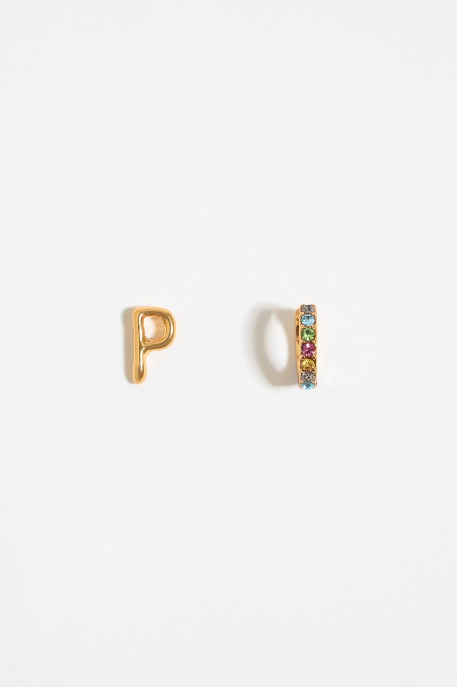 Abecedario | BIMBA Y LOLA Pendientes Letra P Y Aro Mini Cristales Multicolores