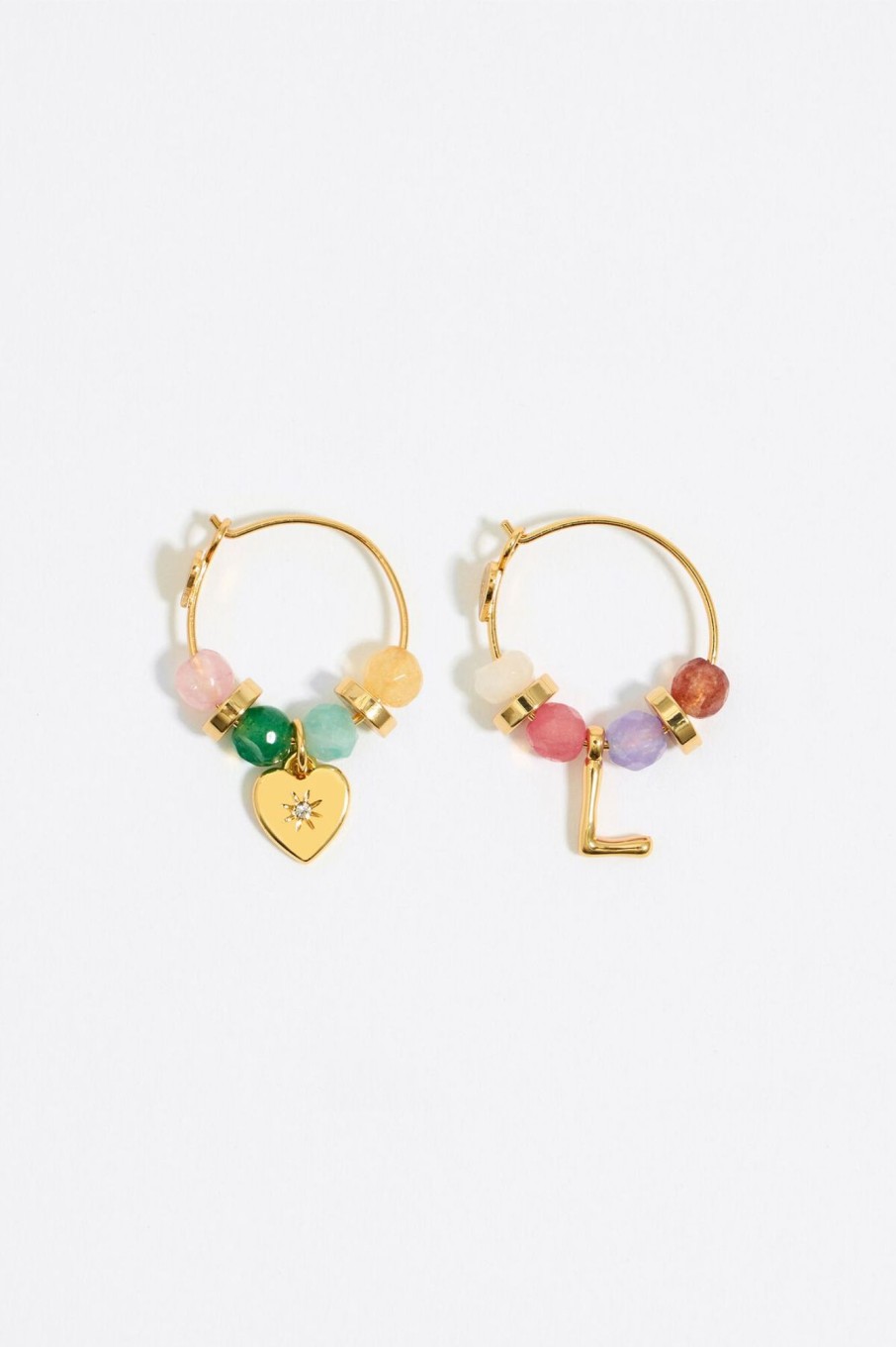 Abecedario | BIMBA Y LOLA Pendientes Letra L Piedras Multicolores