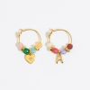 Abecedario | BIMBA Y LOLA Pendientes Letra A Piedras Multicolores