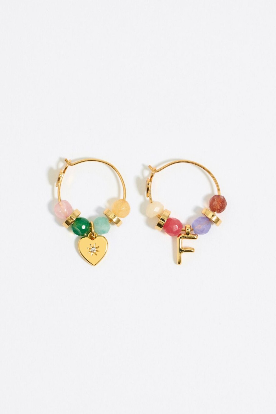 Abecedario | BIMBA Y LOLA Pendientes Letra F Piedras Multicolores