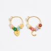 Abecedario | BIMBA Y LOLA Pendientes Letra C Piedras Multicolores