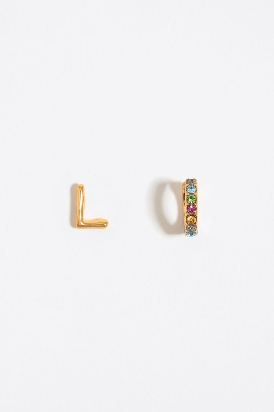 Abecedario | BIMBA Y LOLA Pendientes Letra L Y Aro Mini Cristales Multicolores